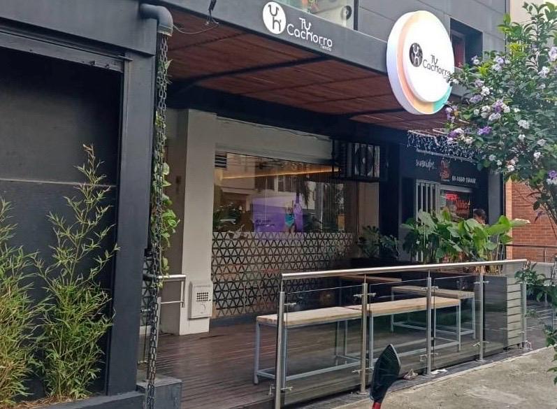 Exterior del Centro de Experiencia Tu Cachorro Tienda en Medellín